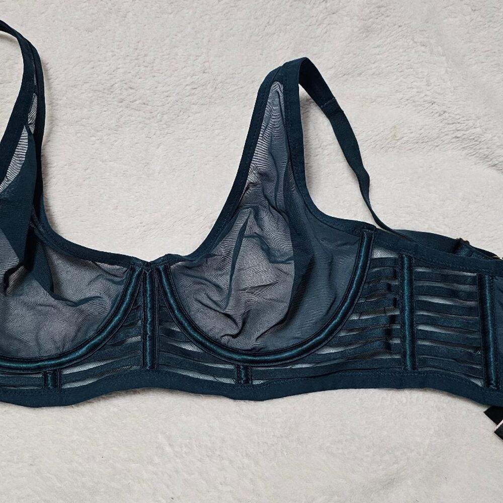 Victoria's secret bra 32dd